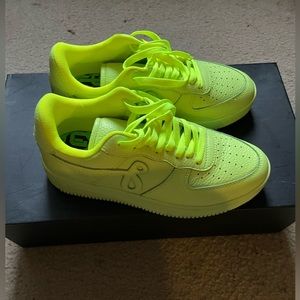 John Geiger Neon Yellow Sneakers size 7 men’s